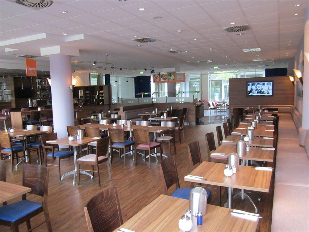Holiday Inn Express Essen - City Centre Zewnętrze zdjęcie